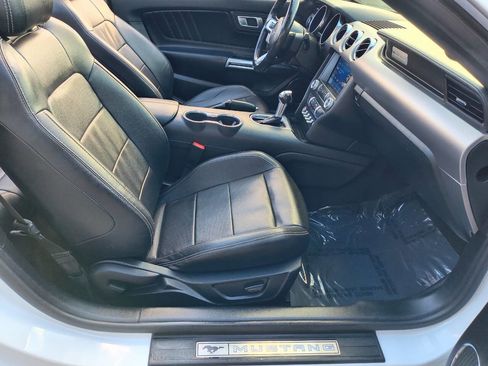 Used 2022 Ford Mustang Premium RWD image 41