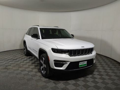 Used 2022 Jeep Grand Cherokee Limited 4xe image 14