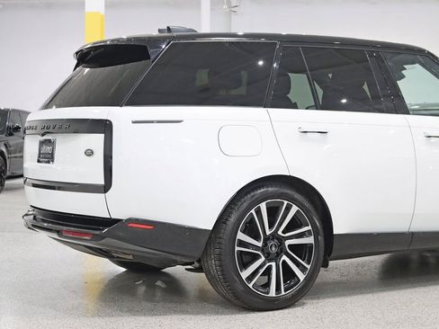 Used 2023 Land Rover Range Rover SE image 11