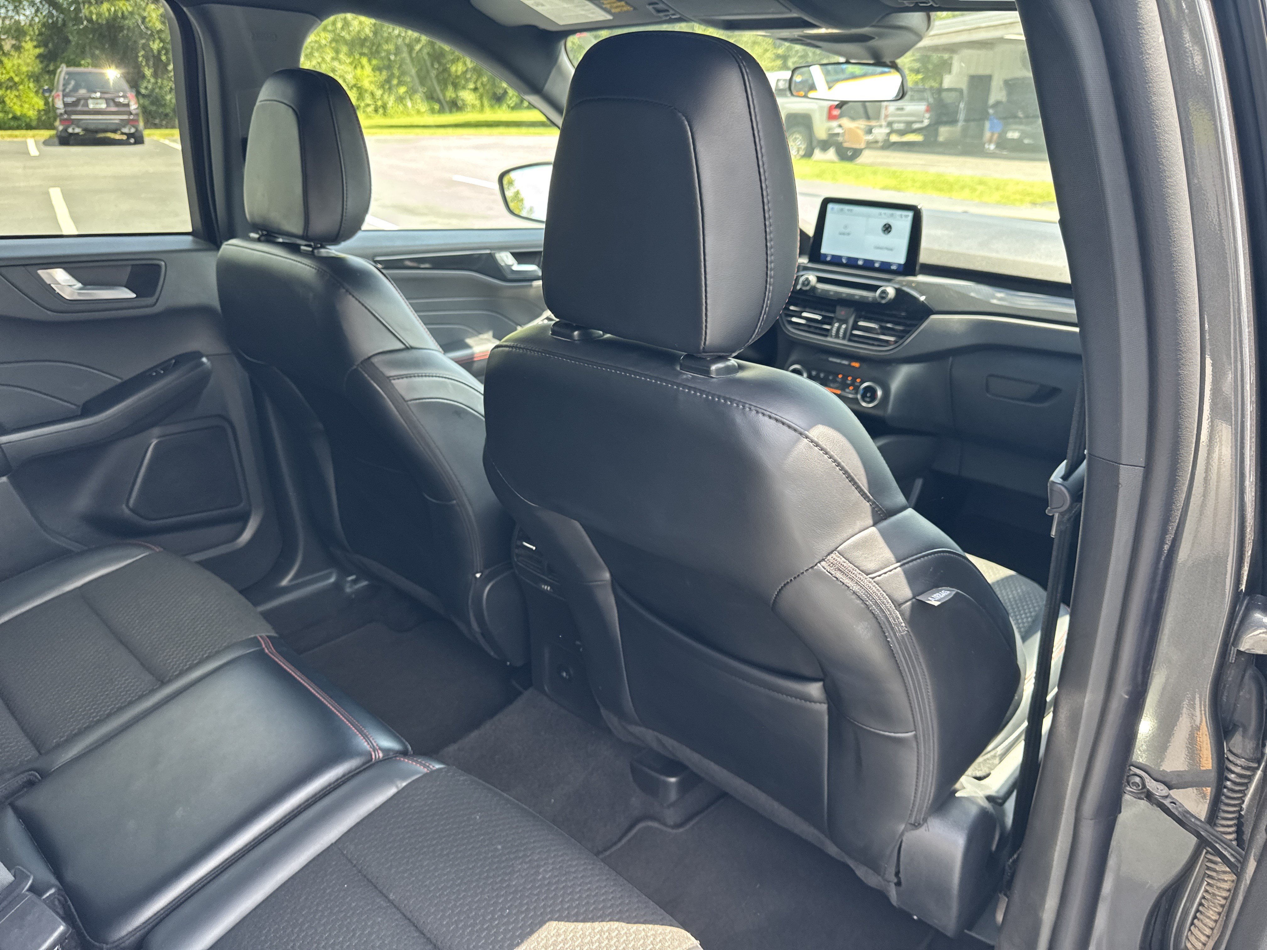 Used 2025 Ford Escape ST-Line AWD/4WD image 30