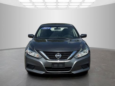 Used 2016 Nissan Altima 2.5 S w/ Power Driver Seat Package FWD image 2