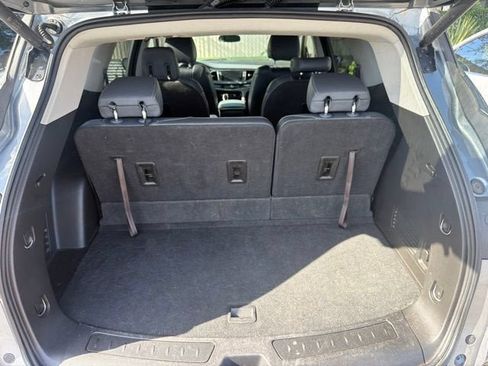 Certified 2018 Buick Enclave Essence w/ Trailering Package FWD image 7