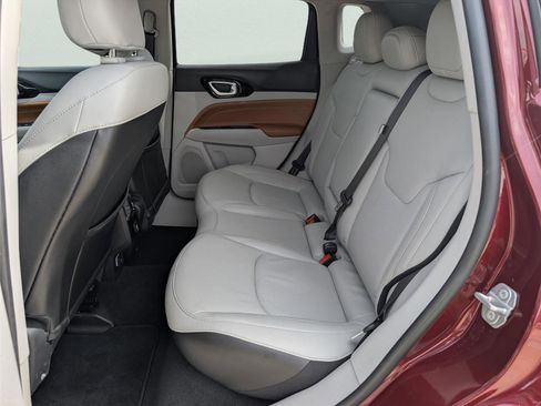 Used 2022 Jeep Compass Limited image 21