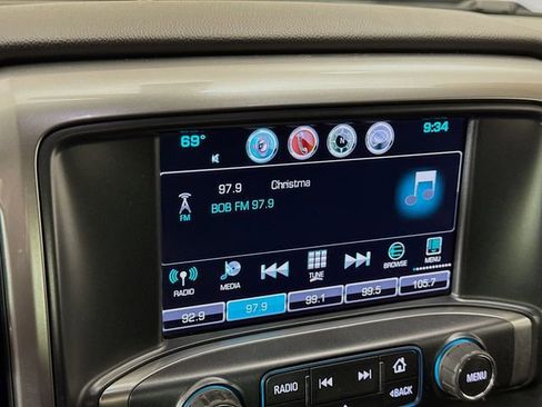 Used 2018 Chevrolet Silverado 1500 LT w/ Midnight Edition image 15