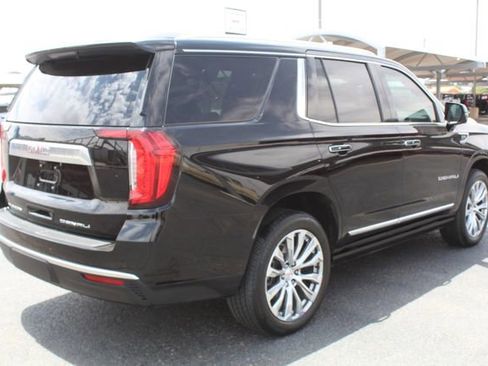Used 2023 GMC Yukon Denali w/ Denali Reserve Package RWD image 3