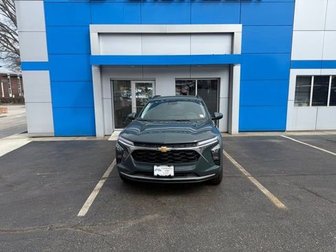 New 2026 Chevrolet Trax LT w/ Driver Confidence Package FWD image 2