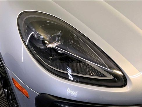 Certified 2022 Porsche Macan GTS AWD/4WD image 12