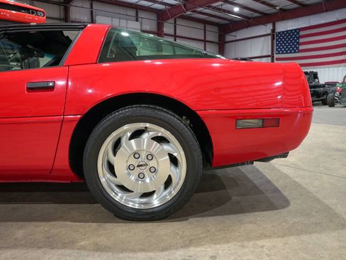 Used 1994 Chevrolet Corvette Coupe RWD image 5