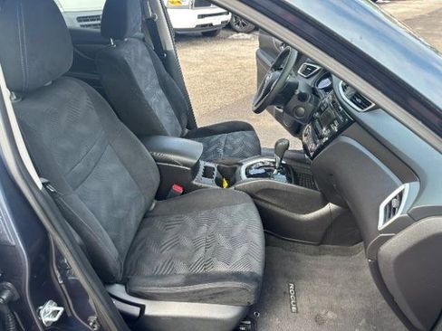 Used 2014 Nissan Rogue SV image 36
