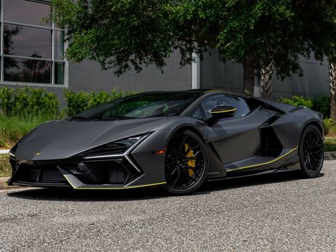 Used 2025 Lamborghini Revuelto AWD/4WD image 47