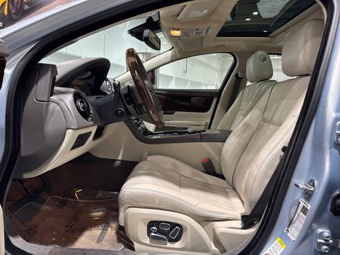 Used 2014 Jaguar XJ L Portfolio RWD image 49