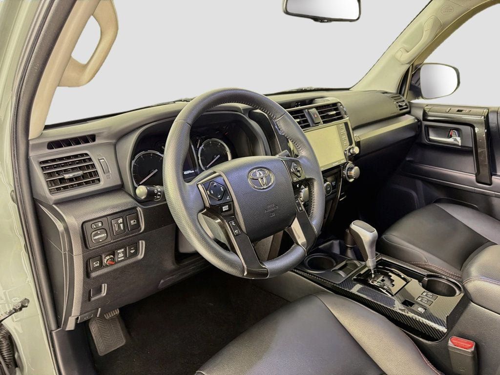 Used 2022 Toyota 4Runner TRD Off-Road Premium AWD/4WD image 9
