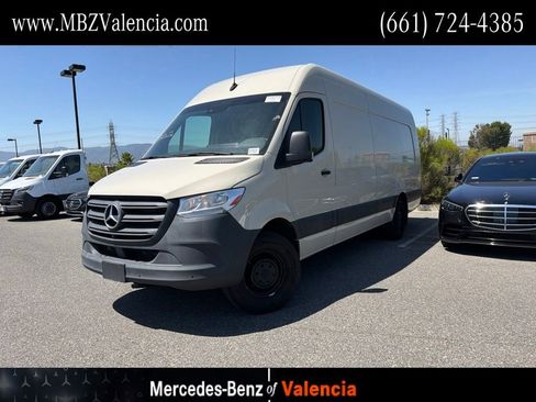Used 2024 Mercedes-Benz Sprinter 2500 image 1