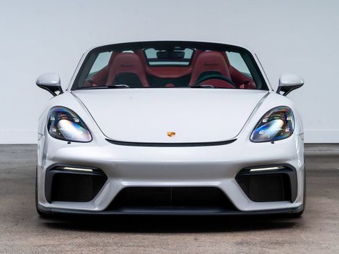 Used 2021 Porsche 718 Boxster Spyder RWD image 3