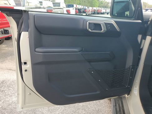New 2026 Ford Bronco Outer Banks w/ Sasquatch Package AWD/4WD image 18