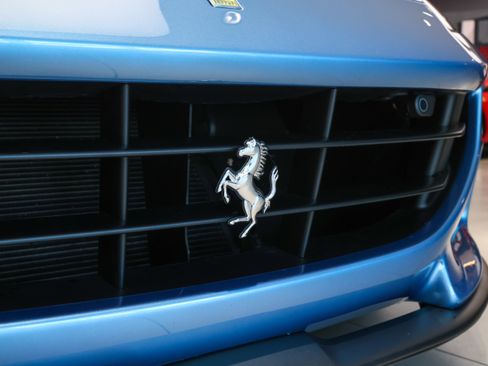 Used 2022 Ferrari Portofino M image 24