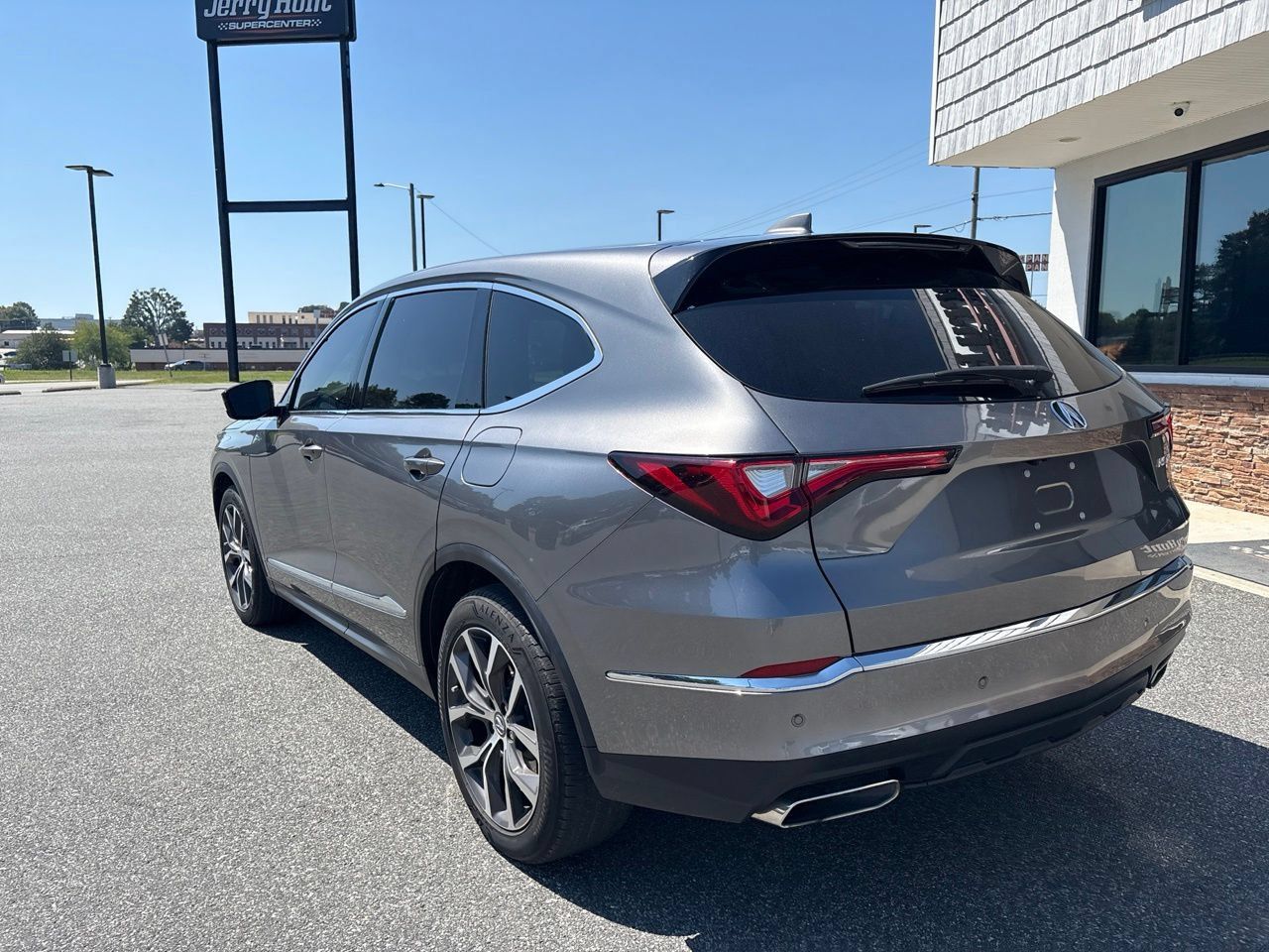 Used 2024 Acura MDX w/ Technology Package FWD image 6