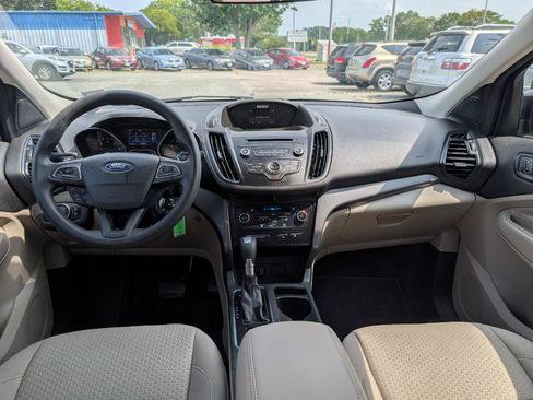 Used 2017 Ford Escape SE FWD image 28