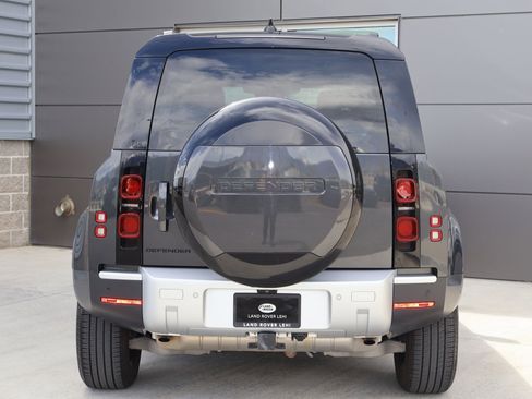 Used 2025 Land Rover Defender 110 S image 9