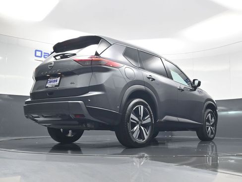 Used 2025 Nissan Rogue SL FWD image 44