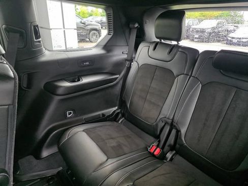 Used 2023 Jeep Grand Cherokee L Laredo AWD/4WD image 17