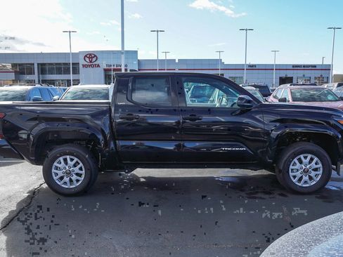 New 2025 Toyota Tacoma SR5 image 9