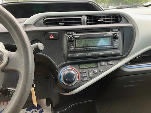 Used 2012 Toyota Prius C One image 11