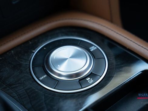 Used 2023 INFINITI QX80 Sensory w/ All-Season Package image 17