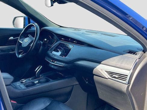 Used 2022 Cadillac XT4 Premium Luxury w/ Safety Alert Package FWD image 27
