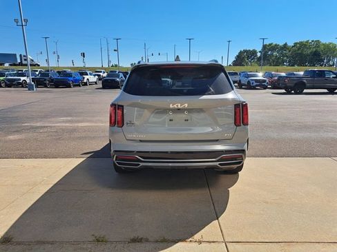 Used 2023 Kia Sorento SX AWD/4WD image 3