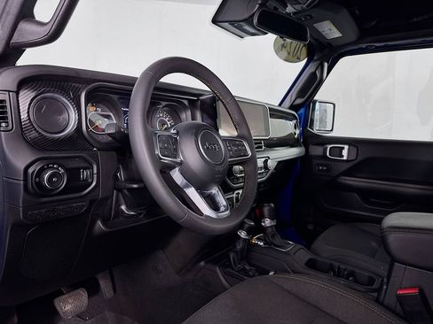Used 2024 Jeep Wrangler Unlimited Sahara AWD/4WD image 13