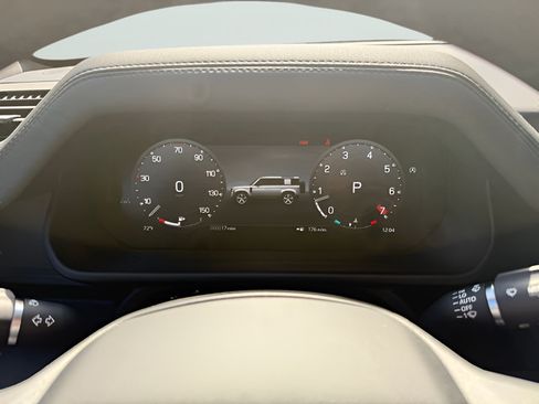 Used 2026 Land Rover Defender 110 S AWD/4WD image 25