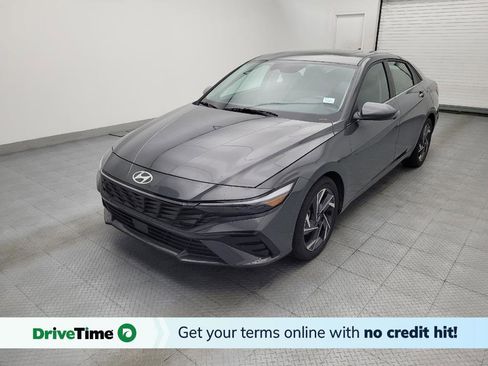 Used 2025 Hyundai Elantra SEL FWD image 1