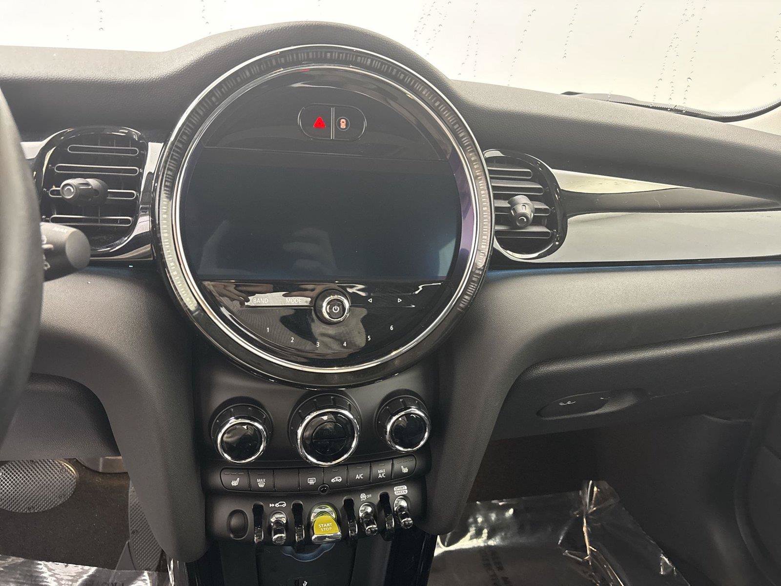 Used 2024 MINI Cooper SE FWD image 16