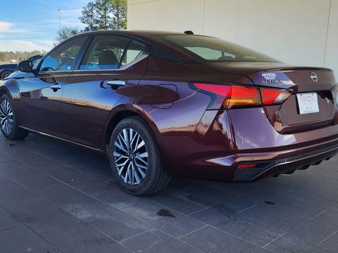 Used 2025 Nissan Altima 2.5 SV image 8