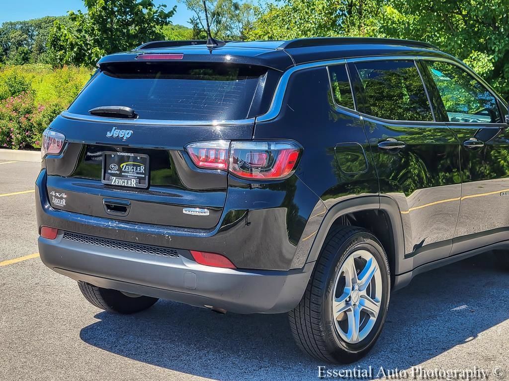 Used 2024 Jeep Compass Latitude w/ Altitude Special Edition AWD/4WD image 6