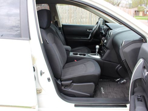 Used 2011 Nissan Rogue S image 31