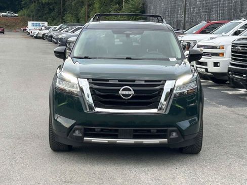 Used 2022 Nissan Pathfinder Platinum w/ Cargo Package AWD/4WD image 2