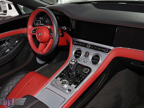 Used 2022 Bentley Continental GT V8 image 20