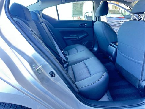 Used 2024 Nissan Altima 2.5 SV image 25