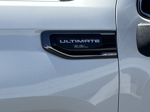 Used 2025 GMC Sierra 1500 Denali Ultimate AWD/4WD image 9