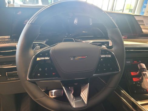 New 2026 Cadillac Escalade ESV V w/ LPO, ONYX Package AWD/4WD image 10