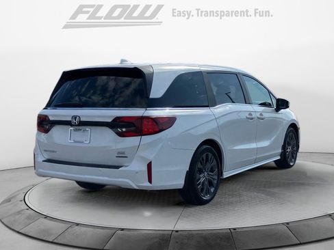 New 2026 Honda Odyssey Touring image 7