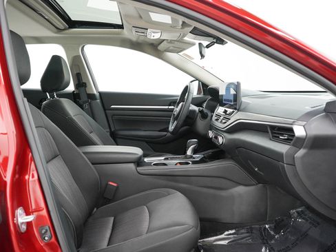 Used 2023 Nissan Altima 2.5 SV w/ SV Premium Package AWD/4WD image 11