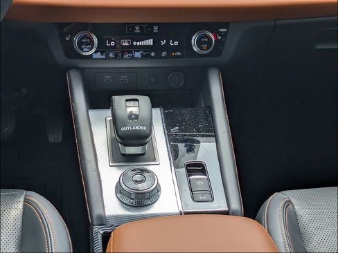 Used 2024 Mitsubishi Outlander SEL FWD image 23