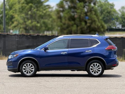 Used 2018 Nissan Rogue SV AWD/4WD image 8