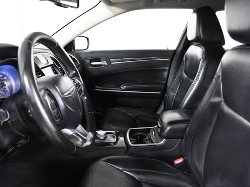 Used 2019 Chrysler 300 Touring L w/ Quick Order Package 22F RWD image 20
