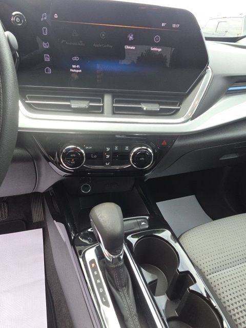 Used 2024 Chevrolet Trax LT FWD image 14