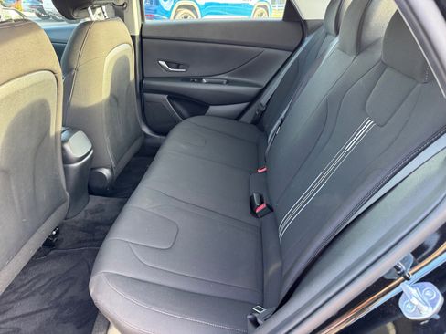 Used 2023 Hyundai Elantra SEL FWD image 12