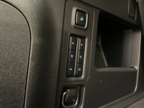 Used 2025 Ford Expedition Active AWD/4WD image 28